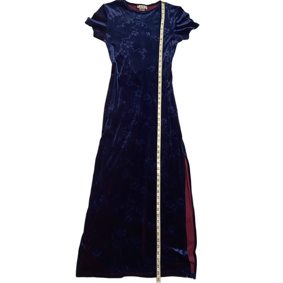 Vintage Velvet Gown - Picture 3 of 7